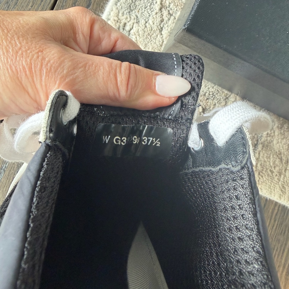 CHANEL White and Black Sneakers 37.5 - Picture 8 of 13